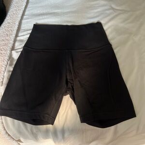 Lululemon Align high rise shorts 6”